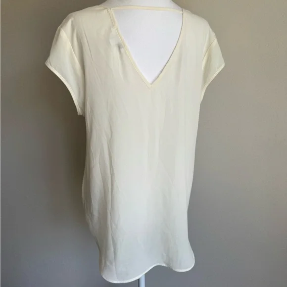 DR2 by Daniel Rainn Cream Sheer V-Neck Flowy Blouse Womens L Coquette Simple - Picture 4 of 5